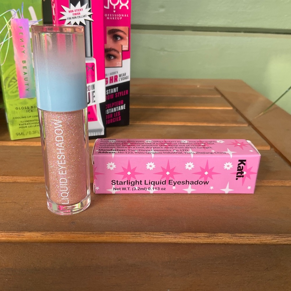 Prom/Club/ Beach Sparkle & Shine makeup up bundle. - Picture 4 of 7